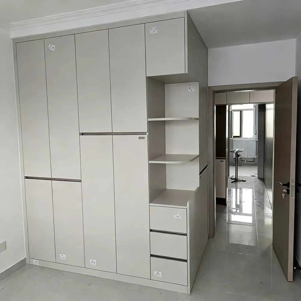 Smaržīgi ciedra koka skapji